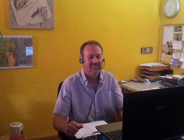 Rubén Freidkes en una clase de hebreo online