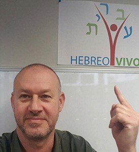 Rubén Freidkes, director de Hebreo Vivo, maestro de hebreo